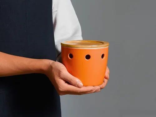 Miniatura 8 de ONEMORE Porta ajos grande con tapa, recipiente de ajo cerámico de 5 pulgadas, porta ajos para mostrador, naranja