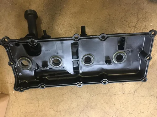 Miniatura 2 de Genuine Nissan Parts - Tapa de válvula Rt (13264-7S000)