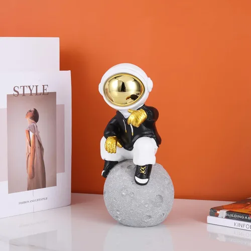 Miniatura 5 de LCCCK Figura de astronauta espacial, escultura de astronauta negro dorado, estatua de astronauta, regalos para niños, ornamento, decoración de 1