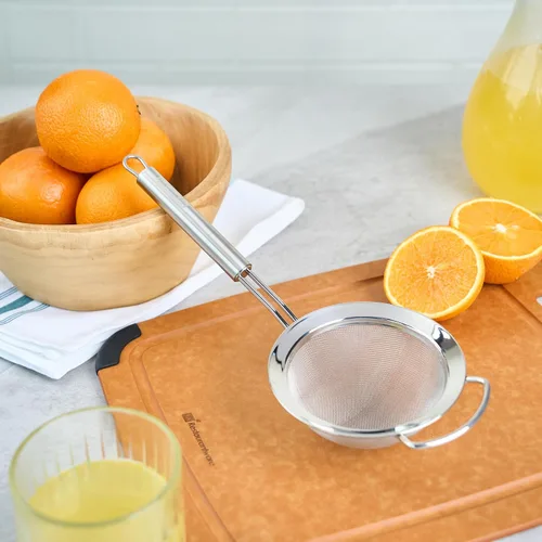 Miniatura 4 de Restaurantware Colador de malla fina de acero inoxidable de 11.5 pulgadas, tamiz estándar alemán con mango ergonómico, apto para lavavajillas