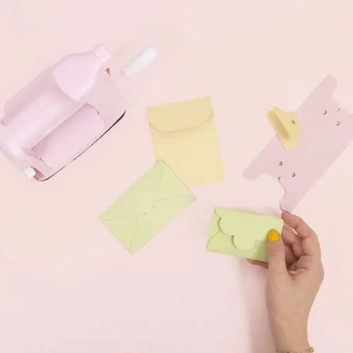 Miniatura 5 de Craftelier - Troqueladora clásica para sobres de cartas, ideal para álbumes de recortes, manualidades, álbumes de fotos y proyectos de creación