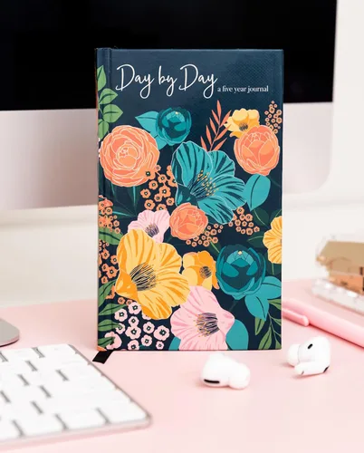 Miniatura 6 de Steel Mill & Co - Diario de 5 años, libro de recuerdos de una línea al día, pequeño diario de gratitud de 6.5 x 4 pulgadas para mujeres, flores