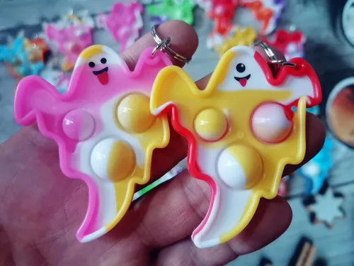 Miniatura 3 de Paquete de 100 mini juguetes para ansiedad de fantasmas de Halloween a granel para niños, recuerdos de fiesta y regalos para estudiantes en el aula