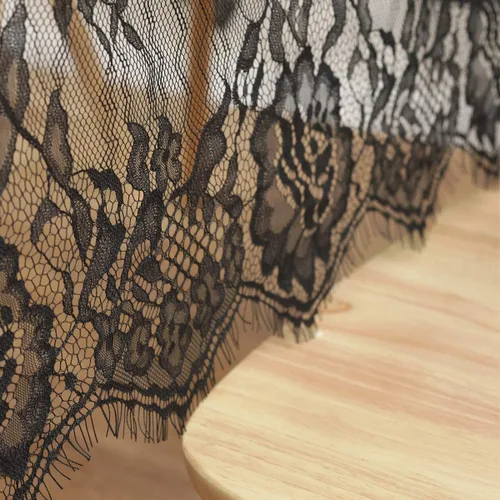 Miniatura 7 de Bringsine Mantel de encaje rústico ultrafino y ligero, color negro nórdico, perfecto para Halloween, cenas y noches de cine de miedo con flores