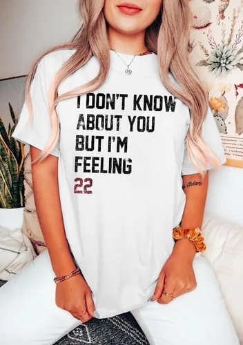 Miniatura 3 de Camiseta de manga corta con texto en inglés "I Don't Know About You But I'm Feeling 22" para mujer, álbum de música, cantante, regalo para fanáticos