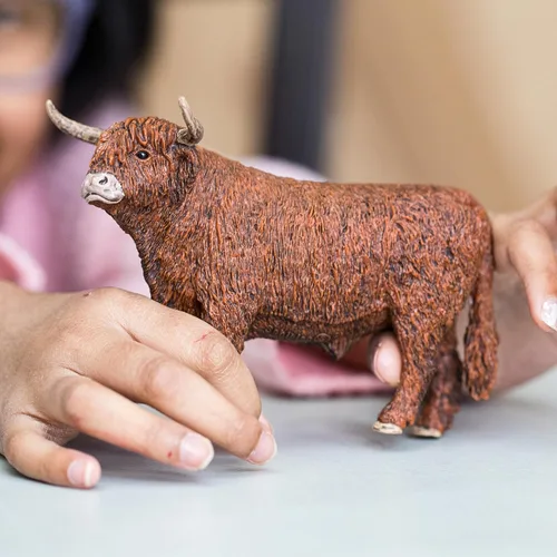 Miniatura 3 de Schleich Farm World - Figura de vaca Braunvieh - Juguete de animal de granja altamente detallado y duradero, juego divertido y educativo para niños