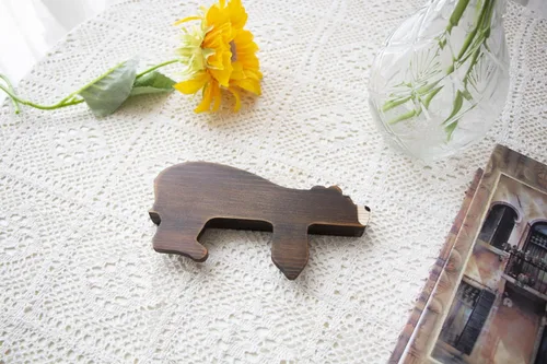 Miniatura 3 de Decoración de puerta (madera, lado izquierdo), adorable adorno de puerta con forma de oso, decoración de madera hecha a mano para un toque rústico