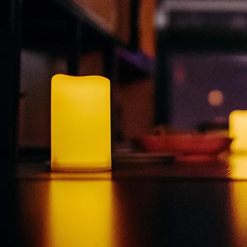 Miniatura 5 de 2 velas LED sin flama, de pilas, impermeables, para exteriores, con control remoto y temporizador, luz nocturna parpadeante de resina plástica