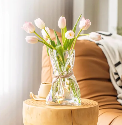 FOWSEEK Florero pequeño de vidrio de 6 pulgadas, floreros transparentes irregulares para centro de mesa de escritorio interior, jarrón decorativo de