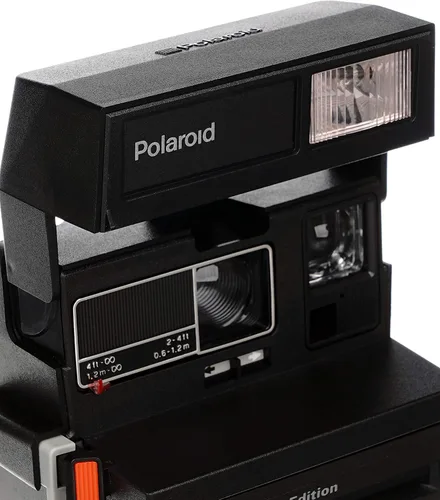 Miniatura 2 de Cámara instantánea Polaroid 600 Edición comercial.