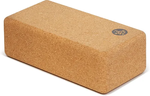 Manduka Bloque de yoga – Bloque de corcho de grano fino, equipo de yoga, accesorio de gimnasio en casa, herramienta de pilates, ligero para viajes,