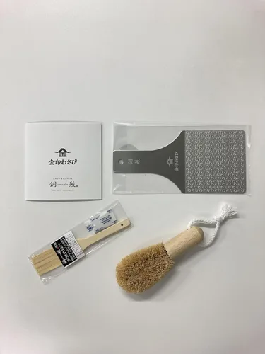 Miniatura 3 de Rallador de Wasabi de acero inoxidable sostenible – Hagane Zame – Rejilla Wasabi, ajo, jengibre, manzanas, frutas, verduras, textura