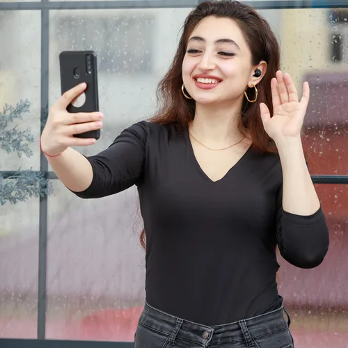 Miniatura 2 de FAAEAL Auriculares inalámbricos Bluetooth 5.3 con estuche de carga inalámbrica, auriculares estéreo impermeables en el oído, micrófono integrado