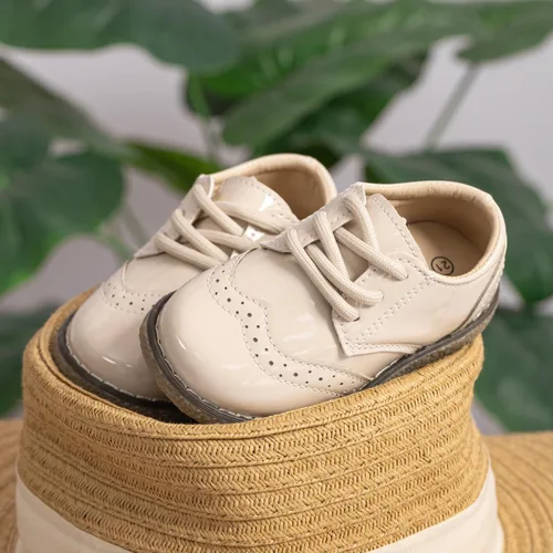 Miniatura 18 de KIDSUN Zapatos de vestir para niño y niña, cómodos zapatos Oxford con cordones para uniforme escolar, mocasines planos (bebé/niño pequeño) E-negro