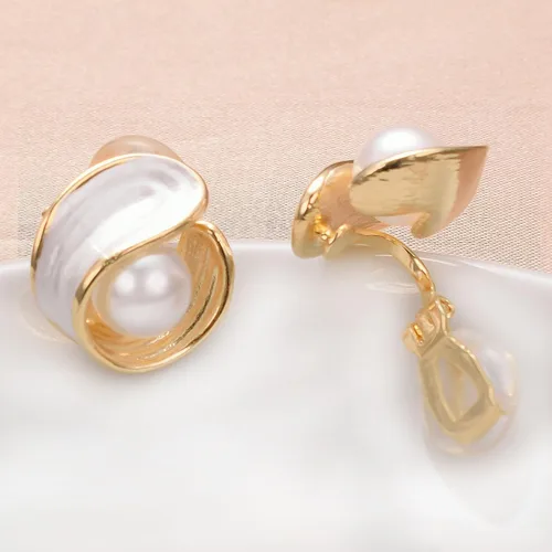 Miniatura 11 de Yoursfs Aretes de clip de perlas blancas grandes para mujer, chapados en oro de 18 quilates, hipoalergénicos, sin perforaciones, joyería brillante