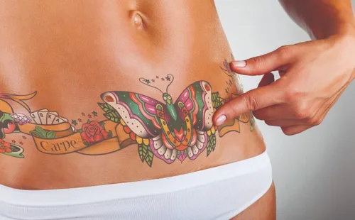TuckTats Carpe Diem - Tatuaje temporal para cicatrices, cubierta de tatuaje impermeable realista para abdominoplastia, mastectomía, cesárea y