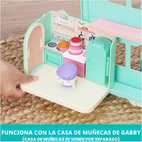 Miniatura 4 de Gabby's Dollhouse, Bakey with Cakey Kitchen con figura y 3 accesorios, 3 muebles y 2 entregas, juguetes para niños a partir de 3 años