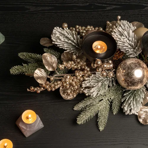 Miniatura 4 de YULETIME Candelabro triple de Navidad de 28 pulgadas, portavelas navideño con tres bandejas, bolas doradas, bayas y hojas doradas, agujas de pino
