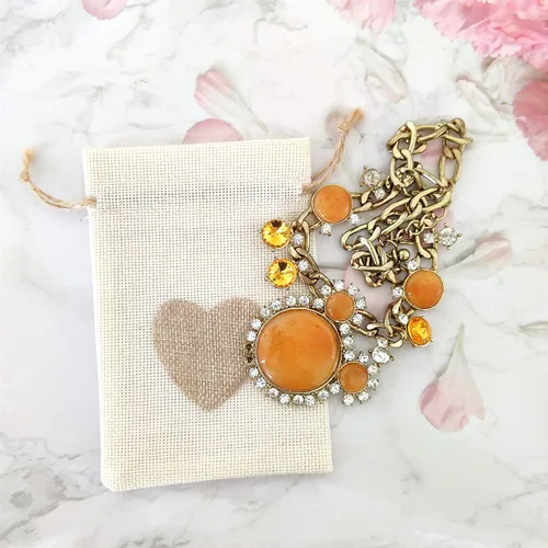 Miniatura 7 de SumDirect Bolsas de arpillera de corazón con cordón – 36 bolsas pequeñas de lino beige de 4 x 6 pulgadas para regalo de boda, baby shower
