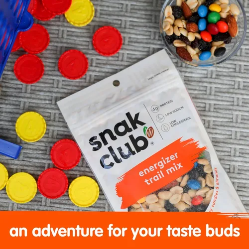 Miniatura 5 de Snak Club Energizer Trail Mix con cacahuetes salados tostados, pasas, caramelos de chocolate, almendras tostadas, aperitivos sin gluten y kosher