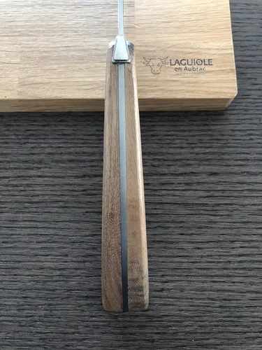 Miniatura 5 de Laguiole en Aubrac Cuchillo de queso hecho a mano 'Le Buron' KMF99NOI/LZB1 Mango de nogal