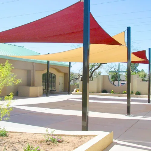 Miniatura 8 de E&K Toldo parasol tipo vela triangular de 10 x 10 x 14.1 pies, con bloqueo UV, para pérgola, patio, jardín, al aire libre (rojo)