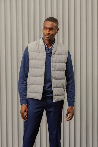 Miniatura 7 de Mizzen+Main Chaleco acolchado ligero resistente al agua para hombre, con botones frontales, colección York