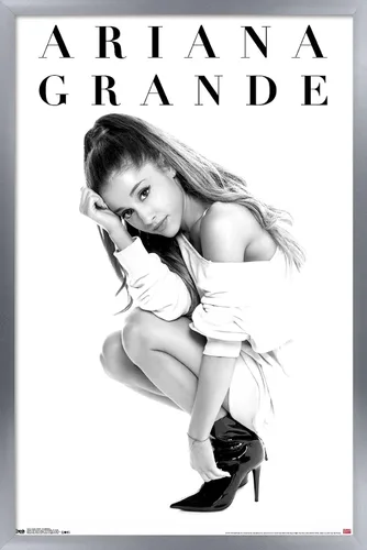 Miniatura 11 de Ariana Grande - Póster de pared de luna de miel, 22.4 pulgadas de largo x 14.7 pulgadas de ancho, versión enmarcada en madera de granero