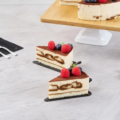 Miniatura 9 de Restaurantware Tablas para pasteles de 4.5 x 3 pulgadas, 100 bandejas triangulares de postre, ligeras con asa, tableros de repostería de plástico