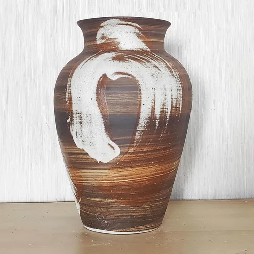 Miniatura 10 de Cerámica de Terracota – Jarrón Decorativo Único de Estilo Rústico de 10" con Asa, Jarrón Bohemio Neutro Verde Esmaltado Amarillo Tierra