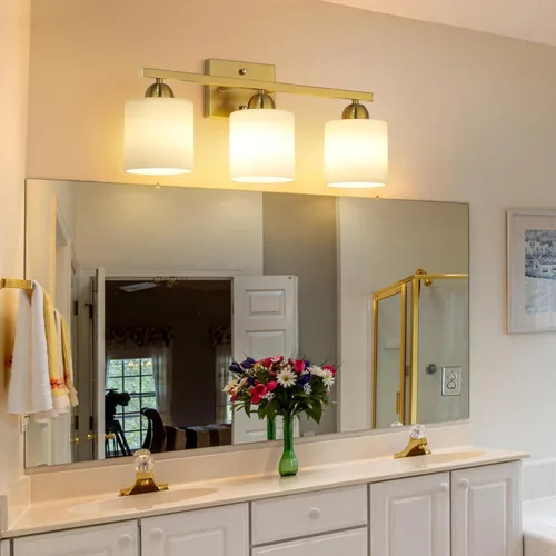 Miniatura 2 de Mecgirn Luces de tocador de vidrio de leche de acero inoxidable para baño, 3 luminarias de baño doradas sobre espejo, enchufes de cerámica E26 Dorado