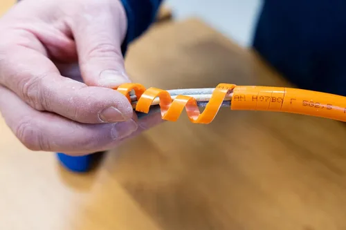 Miniatura 9 de WEICON Pelacables Nº S 4-28 Multi Función de pelado integrada Alta seguridad Profundidad de corte ajustable para cables redondos Rango