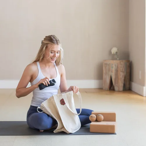 Miniatura 8 de Bloques de yoga de corcho natural, paquete de 2 con correa y bolas de masaje, accesorios de yoga premium para mujeres y hombres