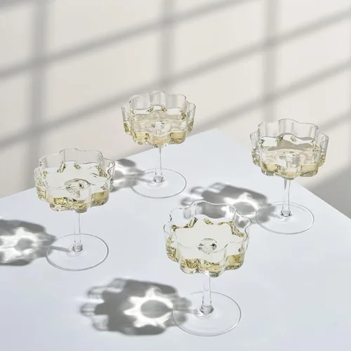 Juego de copas de Khen Flower Vintage onduladas de vidrio, copas de martini, champán y cóctel - Set de 4 - 200ml de vasos de cóctel coloridos y