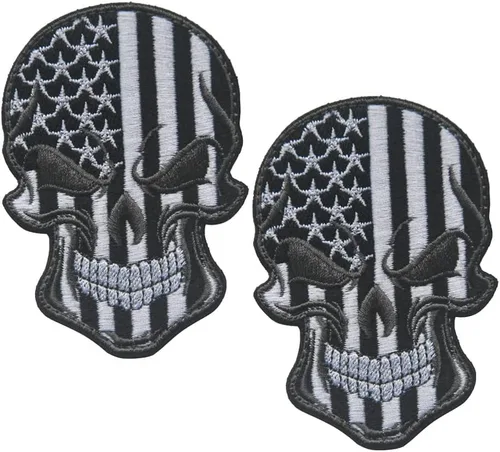 2 parches de bandera estadounidense de AliPlus Estados Unidos, parches bordados tácticos militares con diseño de calavera (negro)