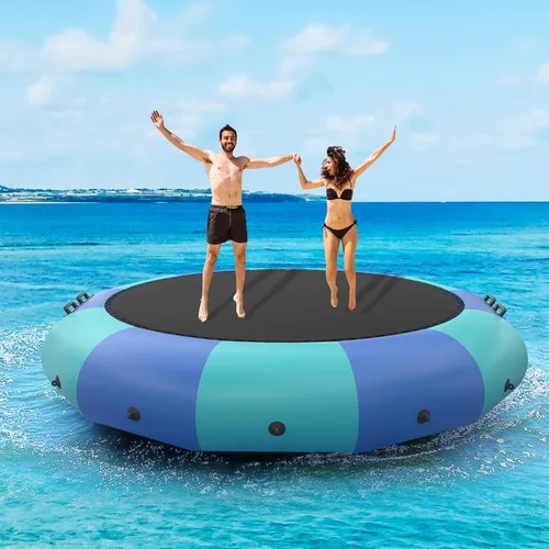 Miniatura 9 de Giantex Trampolín acuático inflable de 10 pies, 12 pies y 15 pies, trampolín flotante con soplador de 500 W y escalera de cuerda de 3 escalones