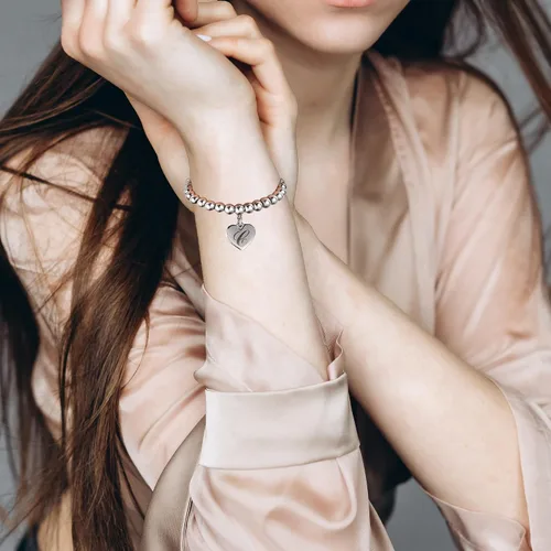 Miniatura 4 de Estendly - Pulsera de cuentas de acero inoxidable de 6mm con dije en forma de corazón e inicial, 26 letras, ideal como regalo de cumpleaños