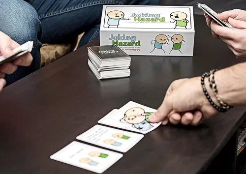 Miniatura 2 de Joking Hazard by Cyanide & Happiness - Más de 360 tarjetas de cómics divertidas e inapropiadas, divertidos juegos de fiesta Incluye tarjetas
