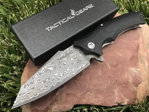 Miniatura 7 de TACTICAL GEARZ Cuchillo de bolsillo de acero de Damasco, hoja de acero de Damasco de 67 capas múltiples y núcleo VG10, mango G10, incluye funda