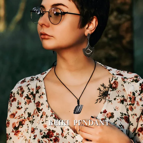 Miniatura 7 de Apengshi Colgante de turmalina negra de cristal natural, collar con colgante de piedra curativa irregular, colgante de piedra curativa irregular