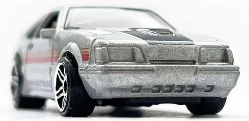 Miniatura 4 de Hot Wheels Mustang SVO '84, HW: Los años 80 2/10