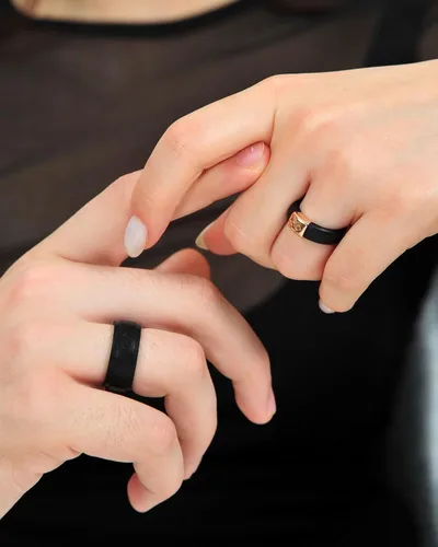 Miniatura 23 de Rinfit Anillos de silicona a juego para parejas, juegos de alianzas de boda de silicona para él y ella, diseño patentado MetalInfinity e Infinity