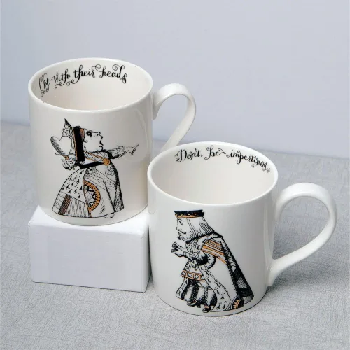 Miniatura 7 de V&A Juego de 2 tazas de Alicia en el país de las maravillas en caja de regalo, rey y reina de corazones, porcelana fina, 11.8 fl oz, juego de 2