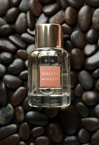 Miniatura 7 de Rebecca Minkoff Rubor, fragancia brillante y femenina, Eau de Parfum para mujer, notas de bergamota, jazmín y vetiver, perfume de larga duración