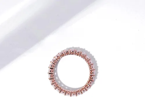 Miniatura 13 de Amazon Essentials Anillo de plata de ley chapada en platino o oro con circonita cúbica redonda de elementos infinitos