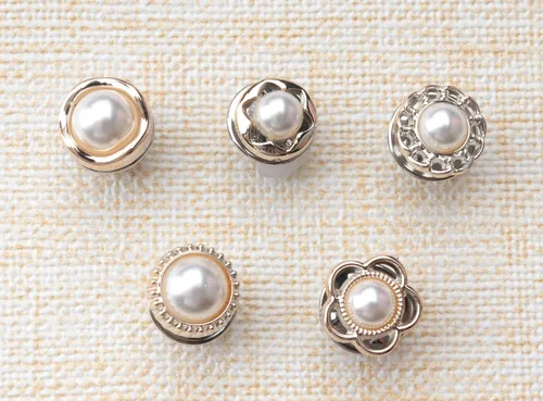 Miniatura 4 de SOWAKA 20 piezas de broche para camisa para mujer, perlas, diamantes de imitación, esmaltados, alfileres de seguridad, accesorios de ropa
