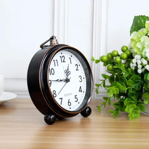 Miniatura 5 de Reloj de mesa de metal retro, funciona con pilas, sin tictac, mesa de cuarzo, pequeño despertador, estante de escritorio, reloj de cristal HD