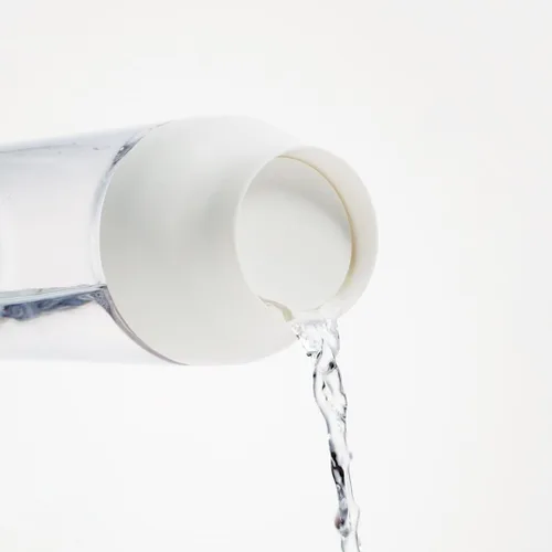 Miniatura 2 de Kinto 22971 - Jarra de agua con cápsula, jarra y botella de agua fría, 33.8 onzas líquidas (1 litro), color blanco