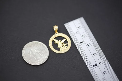 Miniatura 5 de CaliRoseJewelry Colgante redondo de oro de 14 quilates con dije de San Miguel Pray for Us