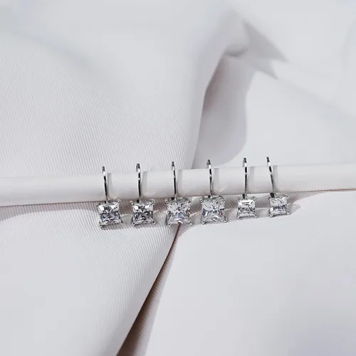 Miniatura 5 de Tienda Essentials Aretes de plata de ley con cierre de palanca de corte princesa hechos con circonita cúbica Infinite Elements